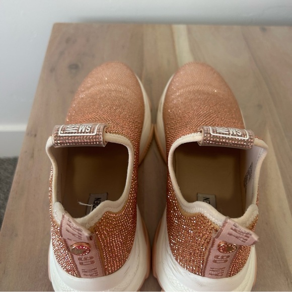 Steve Madden Womens Mythical Pull On Sneaker Rhinestone Rose Gold Womens Sz 6.5 - Picture 9 of 10